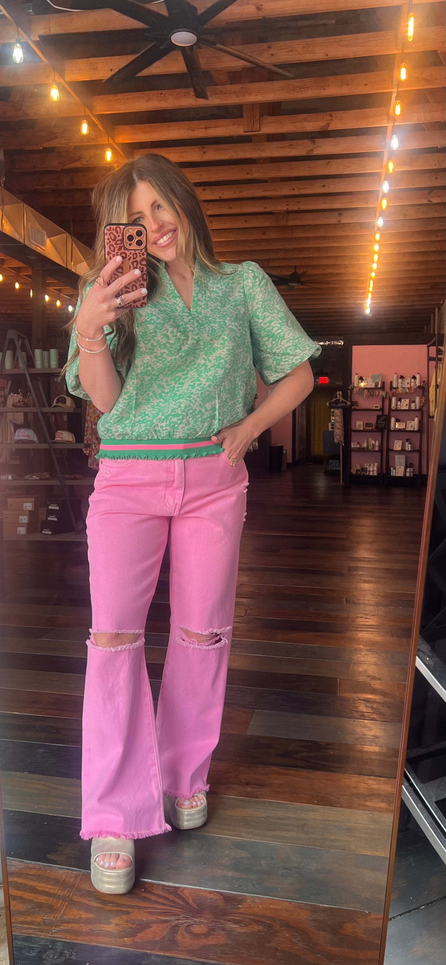 RUFFLE NECK BUBBLE SLEEVE JACQUARED TOP