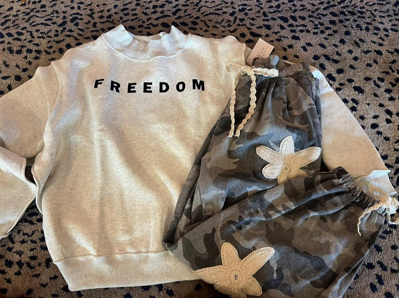 FREEDOM REVERSIBLE MOCKNECK