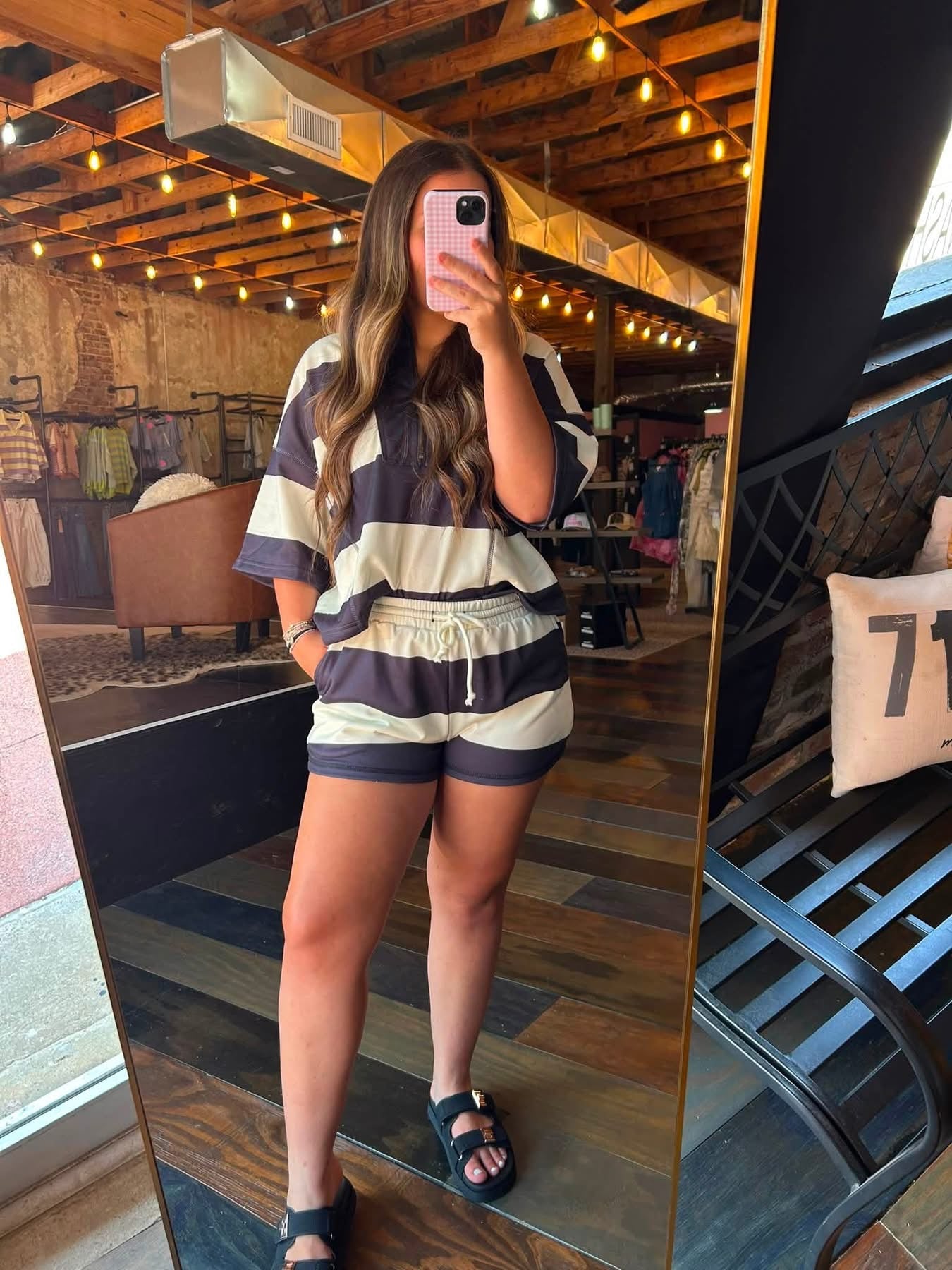 BLACK/IVORY SHORT SET
