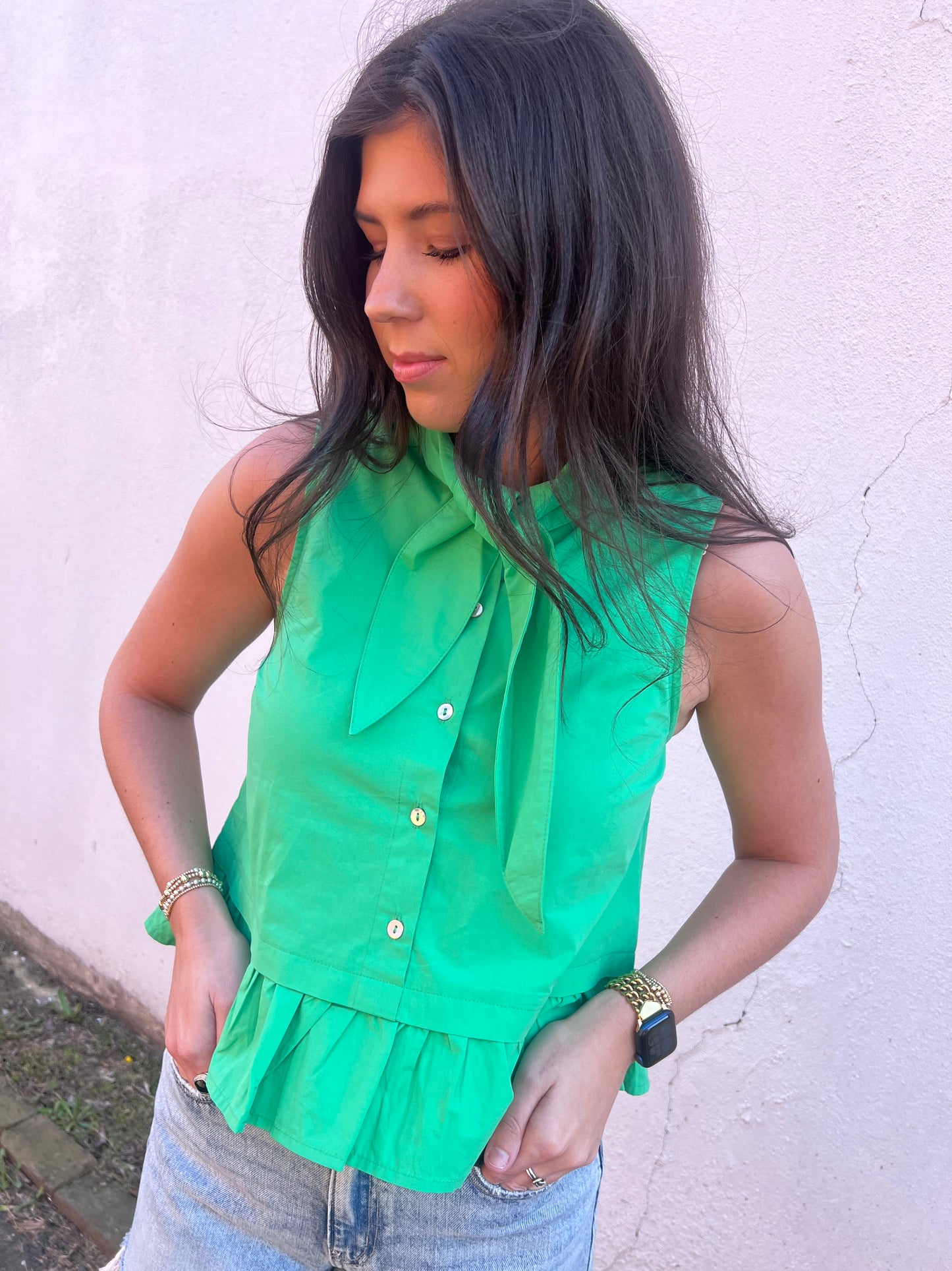 TIE ME PRETTY SLEEVELESS TOP