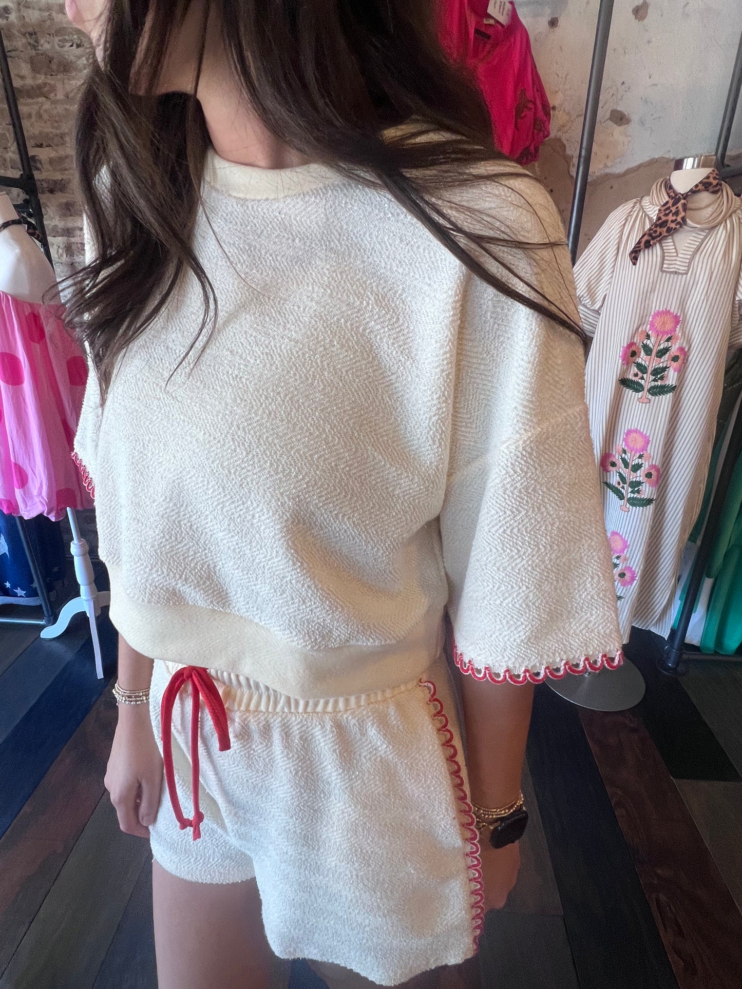 CROPPED KNIT SHORT SET W/ RED TRIM