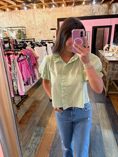 GIVE ME RUFFLES BUTTON UP