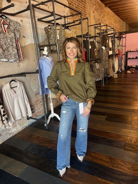 LIVI LONG SLEEVE TOP IN OLIVE