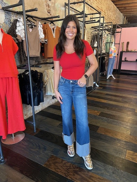 BUTTER SHORT SLEEVE TOP