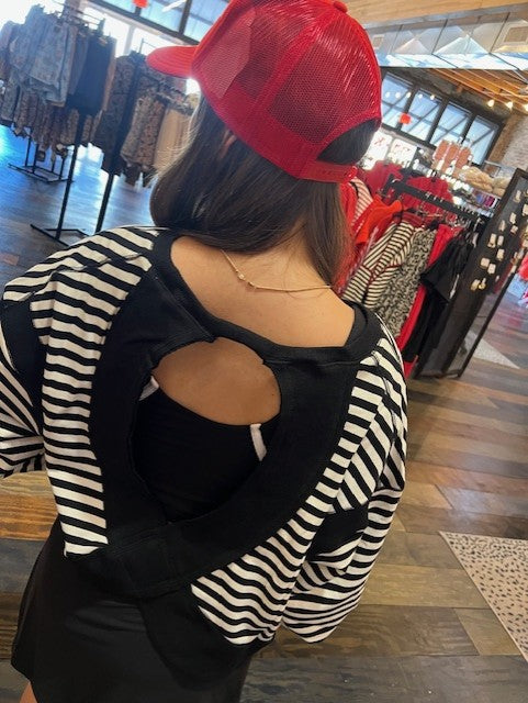 OPEN BACK LONG SLEEVE TOP