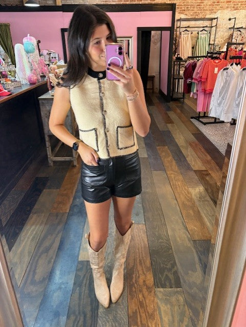 FRONT POCKET SWEATER VEST