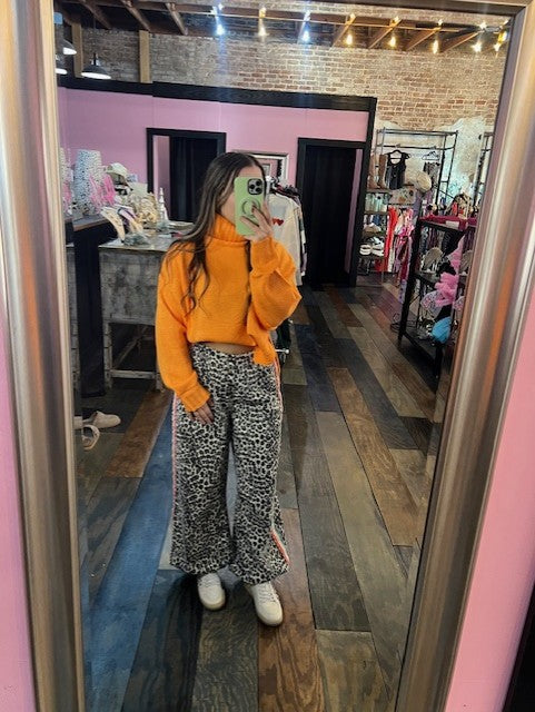 ORANGE TURTLENECK SWEATER